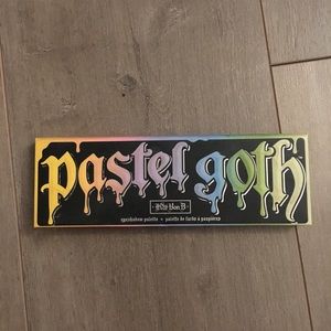SOLD KVD PASTEL GOTH PALETTE